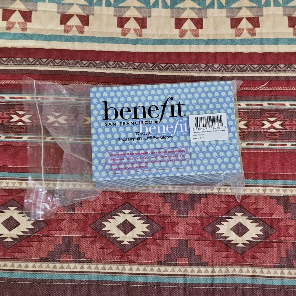 Depuff'n Chill Ice Globe Facial Massager - Picture 4 of 4